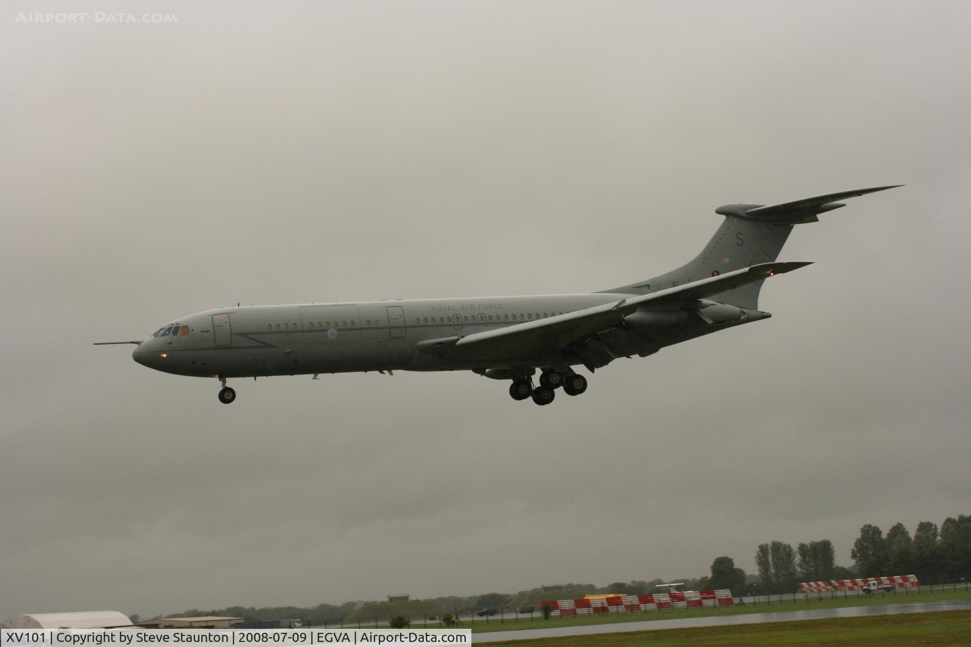 XV101, 1967 Vickers VC10 C.1K C/N 831, Taken at the Royal International Air Tattoo 2008 during arrivals and departures (show days cancelled due to bad weather)