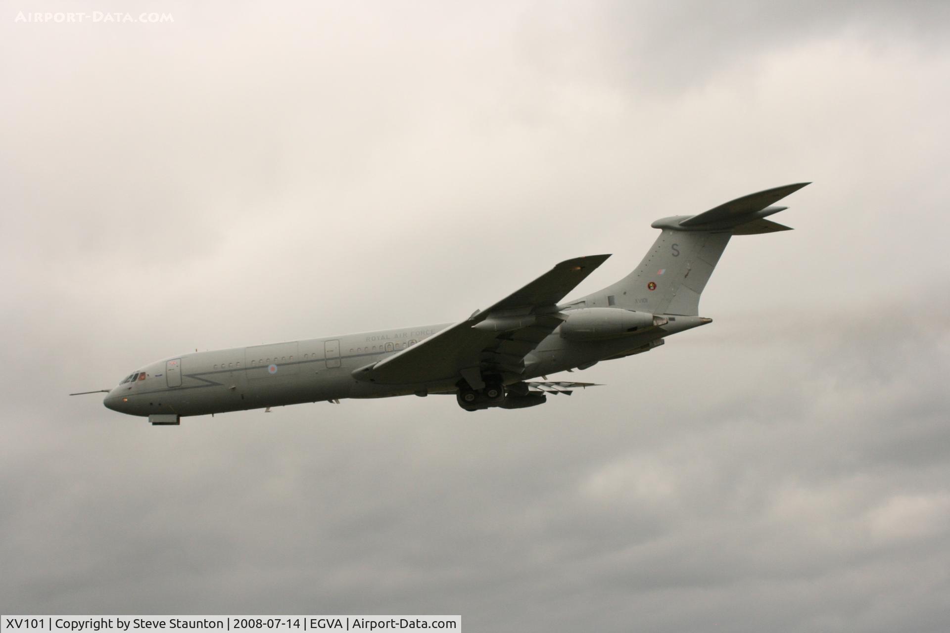 XV101, 1967 Vickers VC10 C.1K C/N 831, Taken at the Royal International Air Tattoo 2008 during arrivals and departures (show days cancelled due to bad weather)