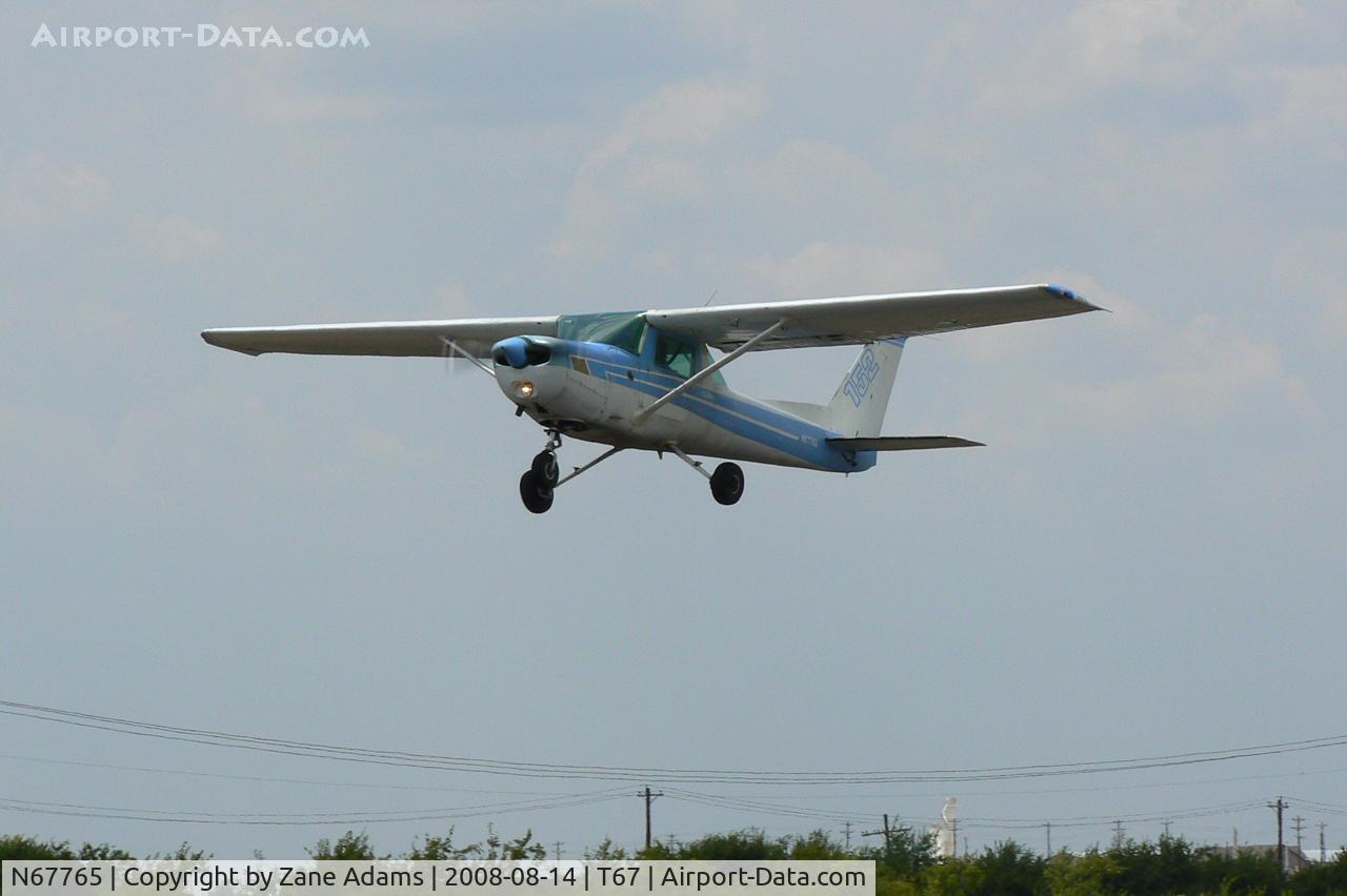 N67765, 1978 Cessna 152 C/N 15282005, Departing Hicks Field