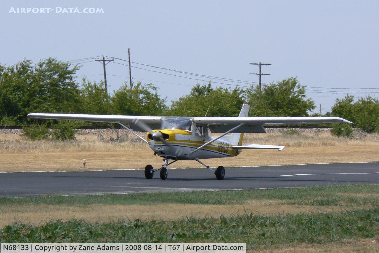 N68133, 1978 Cessna 152 C/N 15282138, At Hicks Field