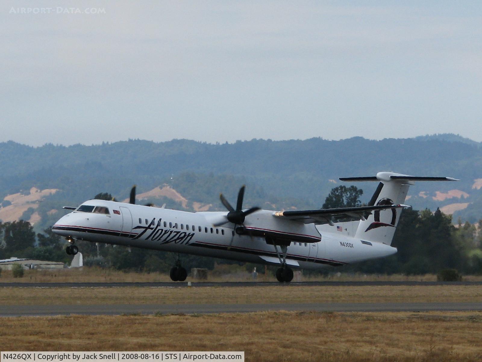 N426QX, 2007 Bombardier DHC-8-402 Dash 8 C/N 4154, Horizon Air Departing