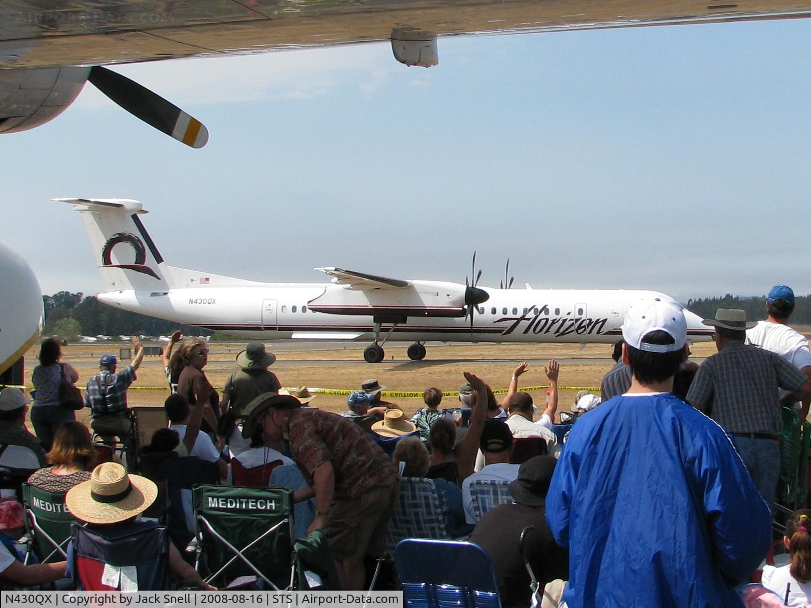 N430QX, 2007 Bombardier DHC-8-402 Dash 8 C/N 4163, Horizon Air Arrivig