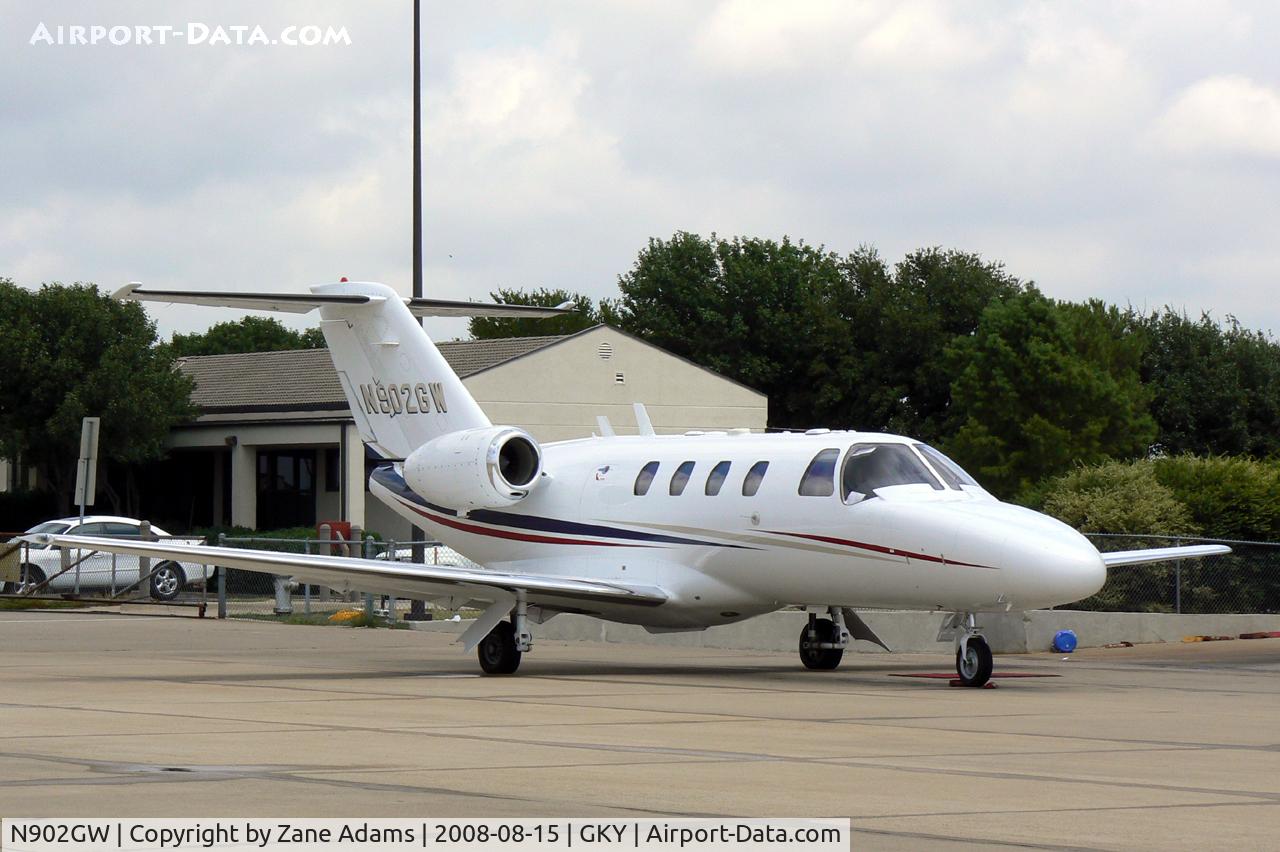 N902GW, 2005 Cessna 525 CitationJet CJ1 C/N 525-0553, At Arlington Municipal