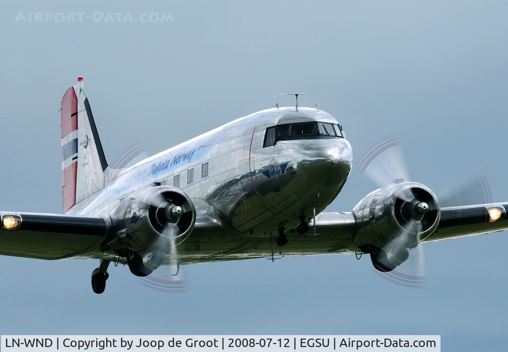 LN-WND, 1943 Douglas C-53D-DO Skytrooper (DC-3A) C/N 11750, Low level during the Flying Legends