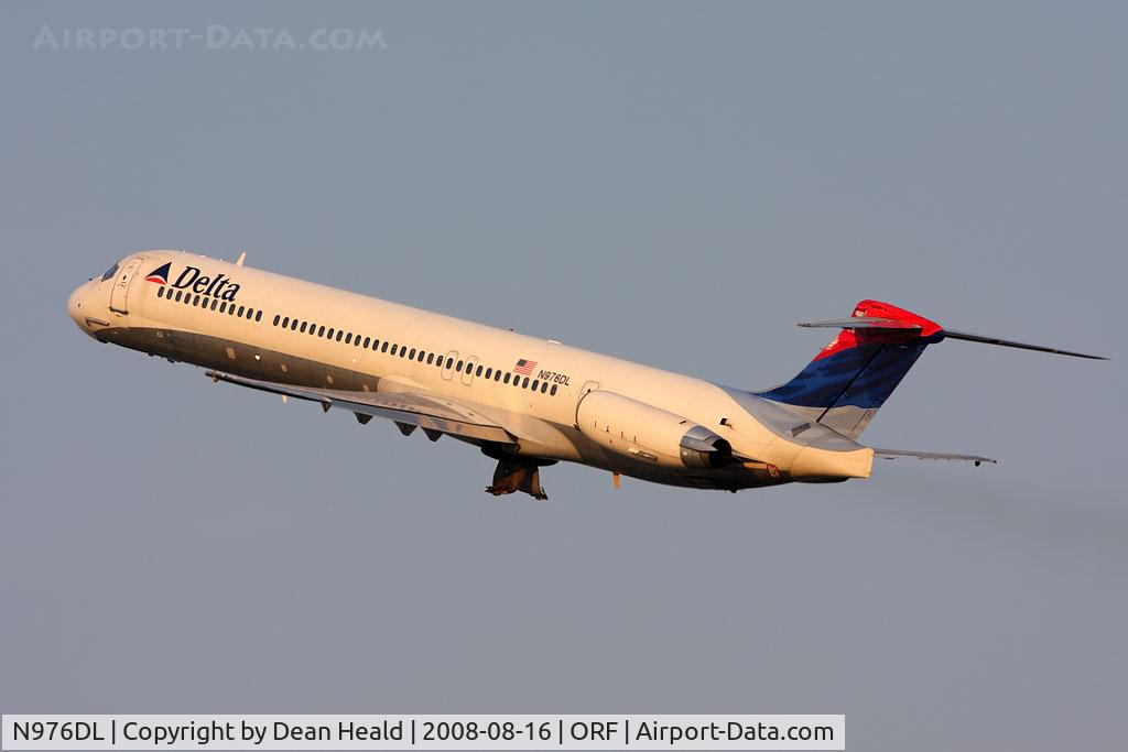 N976DL, 1991 McDonnell Douglas MD-88 C/N 53257, Delta Airlines N976DL (FLT DAL685) climbing out from RWY 5 enroute to Hartsfield-Jackson Atlanta Int'l (KATL).