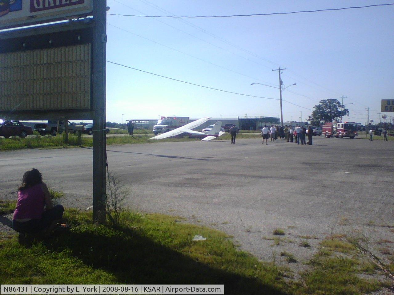 N8643T, 1960 Cessna 182C Skylane C/N 52543, Engine out landing at Sparta, Illinois
