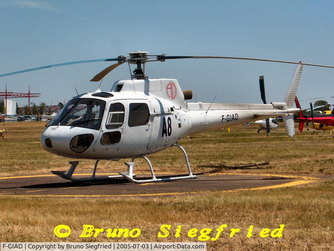 F-GIAD, Eurocopter AS-350B Ecureuil Ecureuil C/N 2112, Magny-Cours heliport