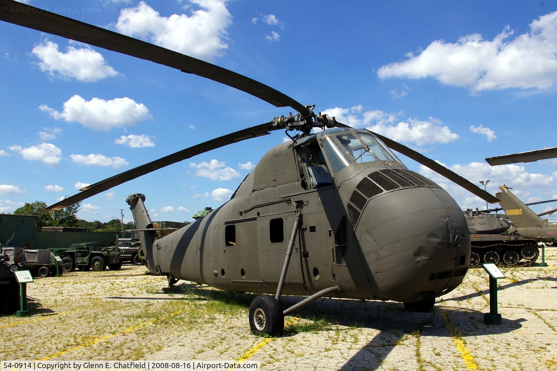 54-0914, 1956 Sikorsky CH-34A-SI Choctaw C/N 58-194, Sikorsky H-34 at the Russell Military Museum, Russell, IL