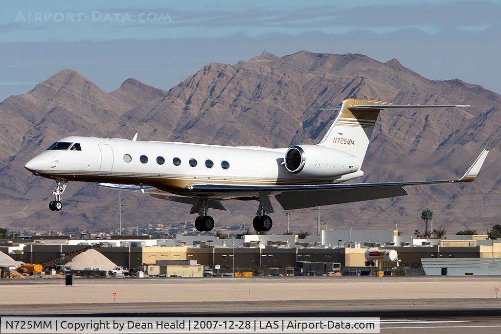 N725MM, 2007 Gulfstream Aerospace GV-SP C/N 5161, MGM Mirage 550 Leasing Co I LLC's 2007 Gulfstream G-V-SP N725MM seconds from landing on RWY 25L.