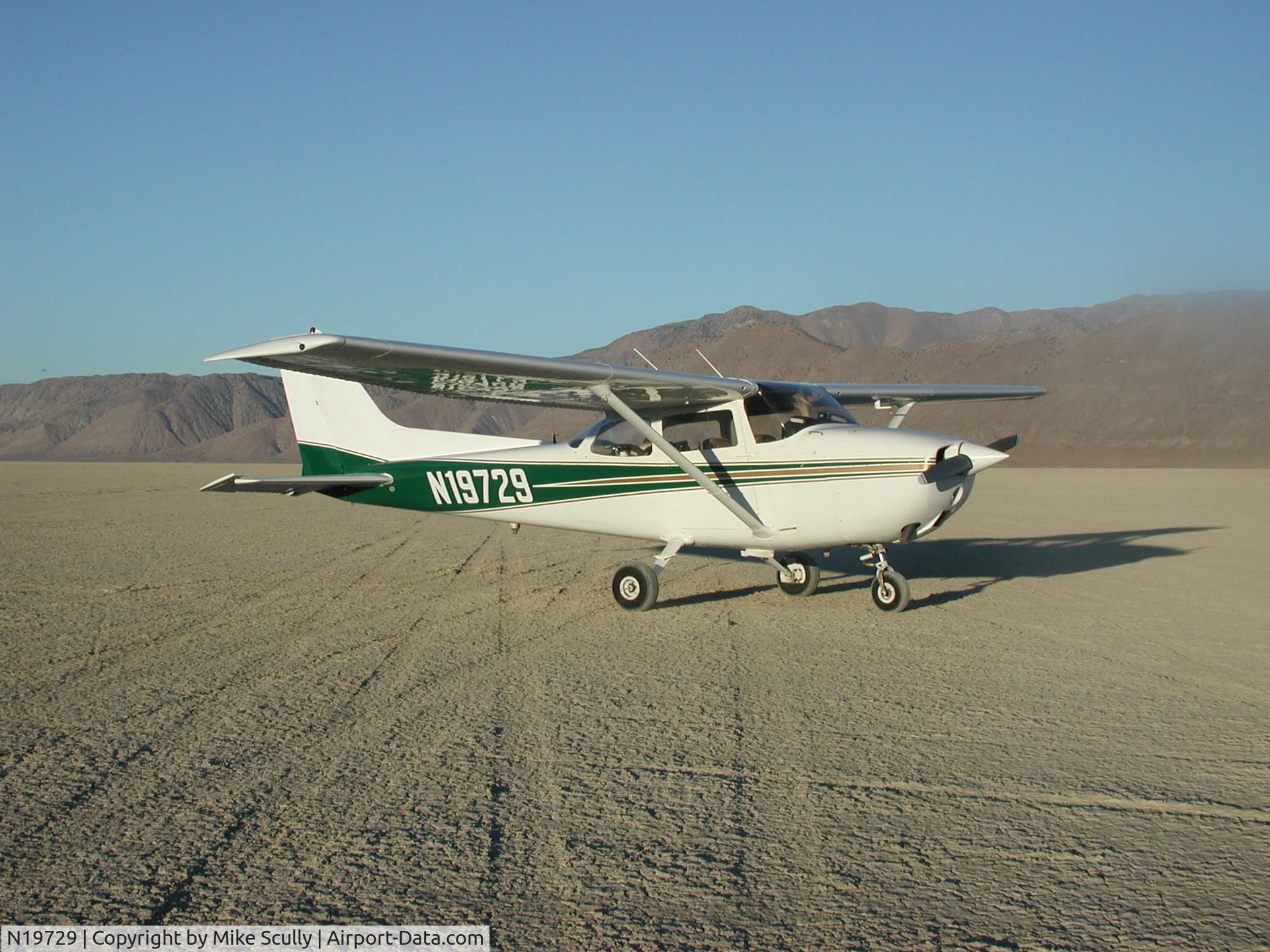 N19729, 1972 Cessna 172L C/N 17260704, Black Rock Desert, NV