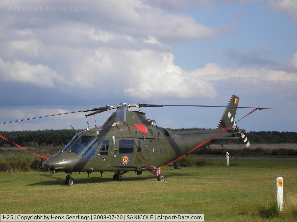 H25, Agusta A-109BA C/N 0325, Sanicole Airshow - Belgium , 20 Jul 08