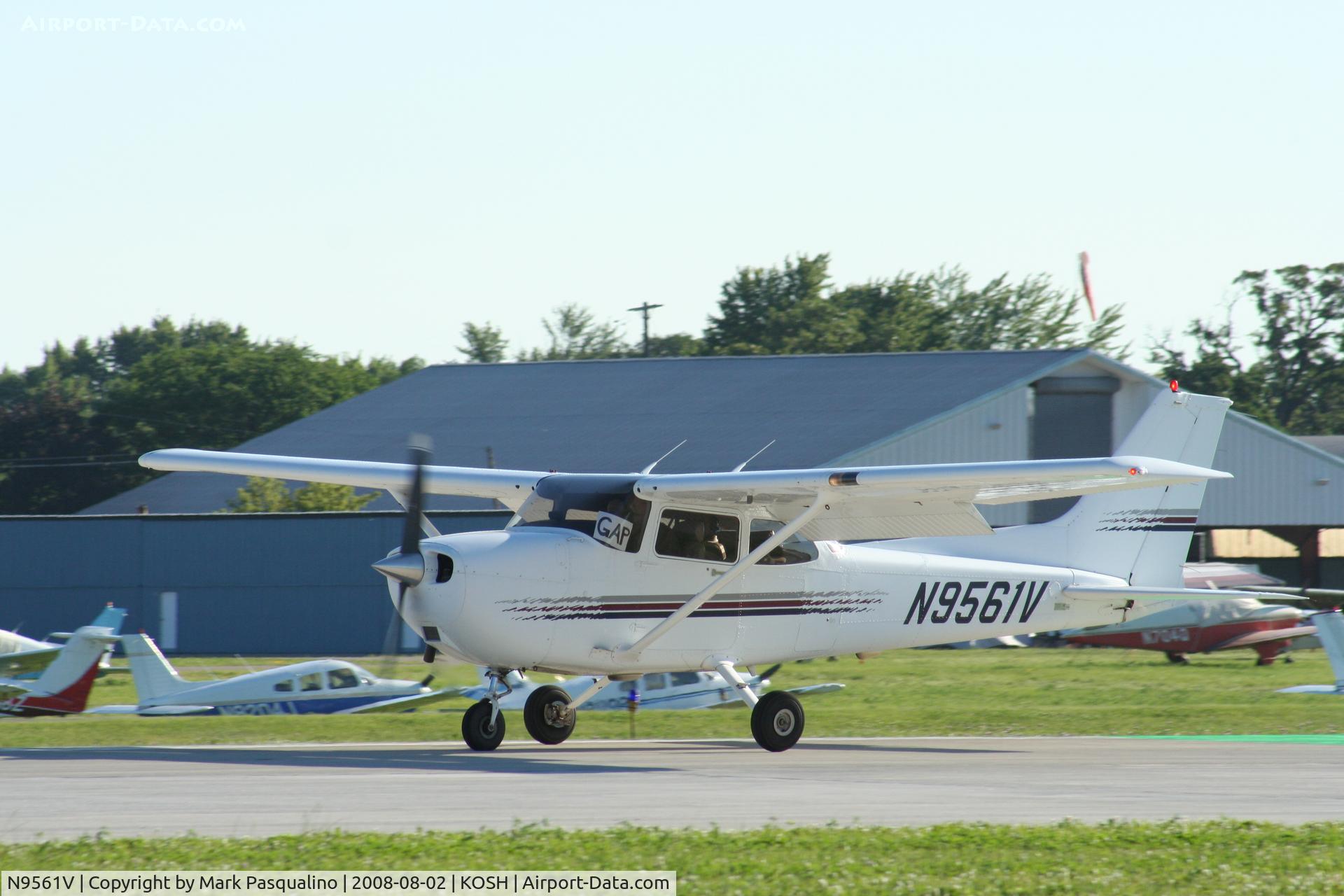 N9561V, 1998 Cessna 172R C/N 17280497, Cessna 172