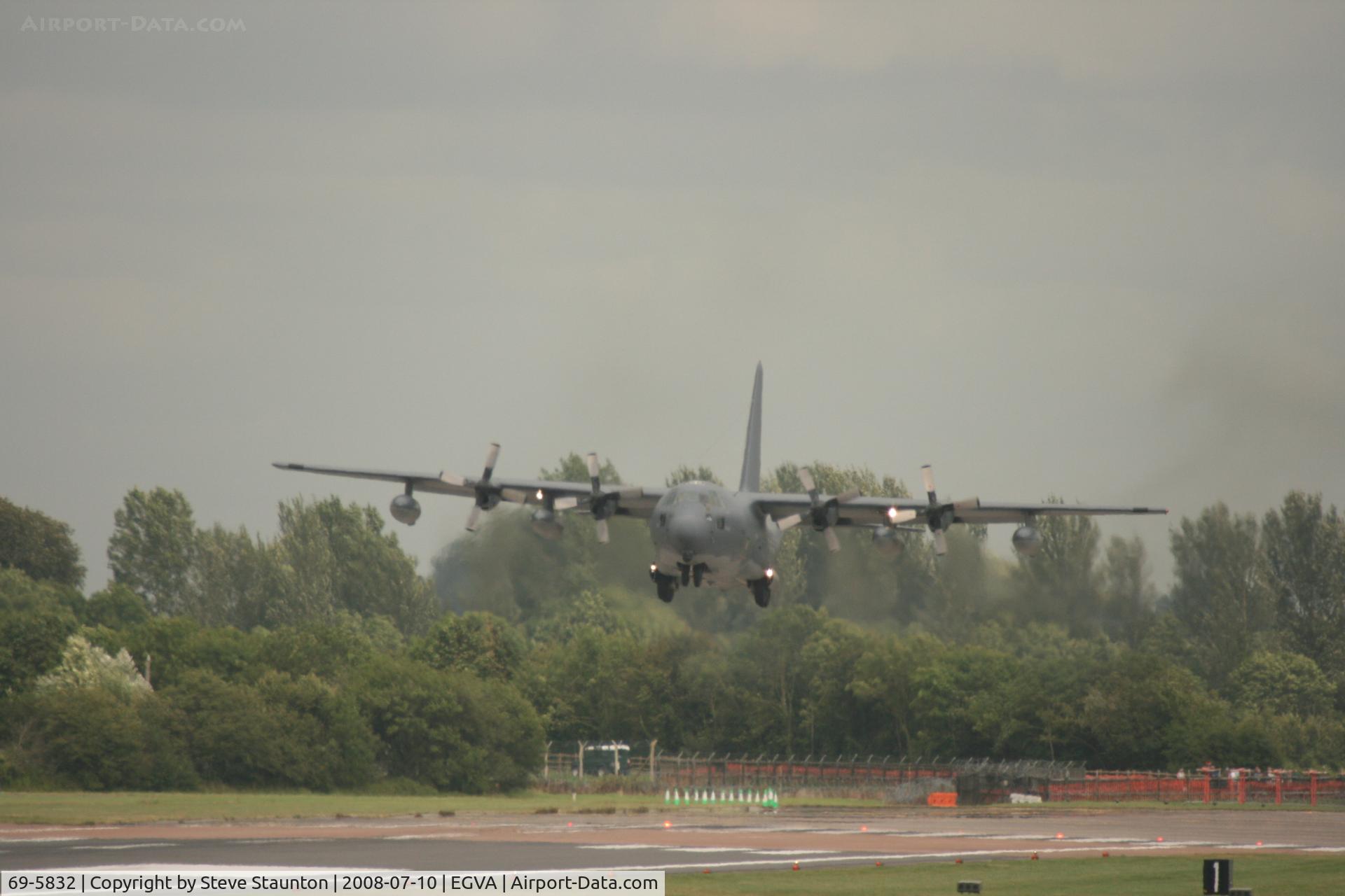 69-5832, 1970 Lockheed MC-130P Combat Shadow C/N 382-4381, Taken at the Royal International Air Tattoo 2008 during arrivals and departures (show days cancelled due to bad weather)