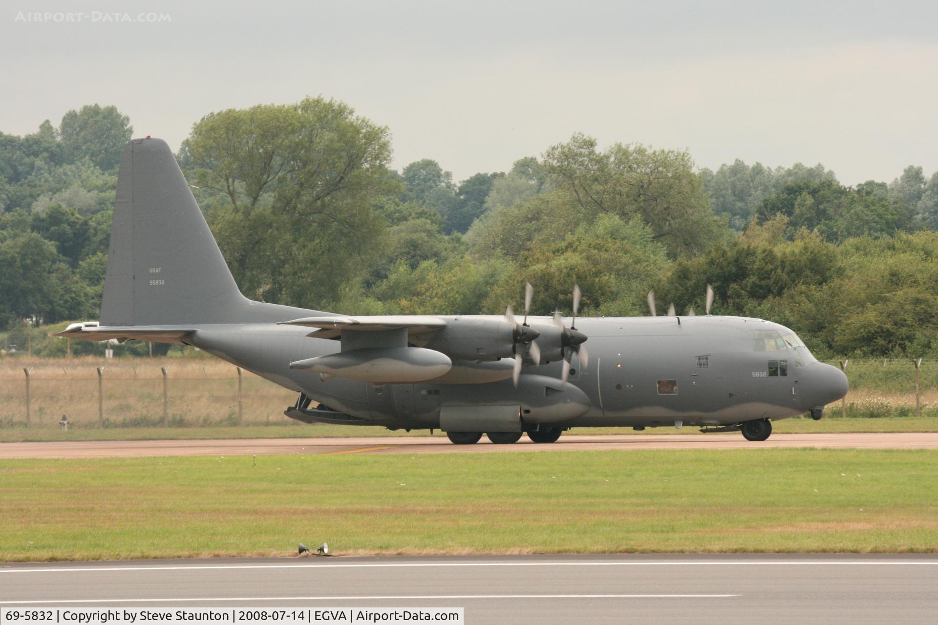 69-5832, 1970 Lockheed MC-130P Combat Shadow C/N 382-4381, Taken at the Royal International Air Tattoo 2008 during arrivals and departures (show days cancelled due to bad weather)