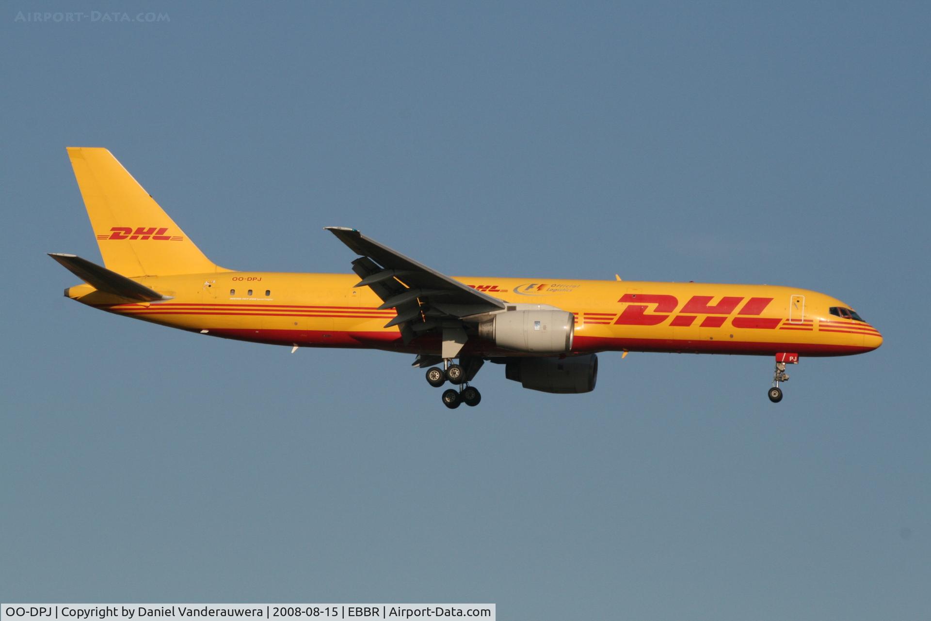 OO-DPJ, 1986 Boeing 757-236/SF C/N 23493, descending to rwy 02