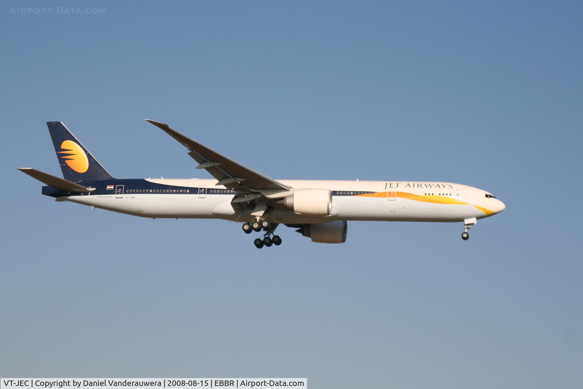 VT-JEC, 2007 Boeing 777-35R/ER C/N 35159, arrival of flight 9W228 to rwy 02