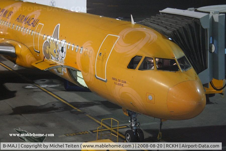 B-MAJ, 1998 Airbus A321-231 C/N 908, Air Macau flight NX667 waiting for its passengers to Macau