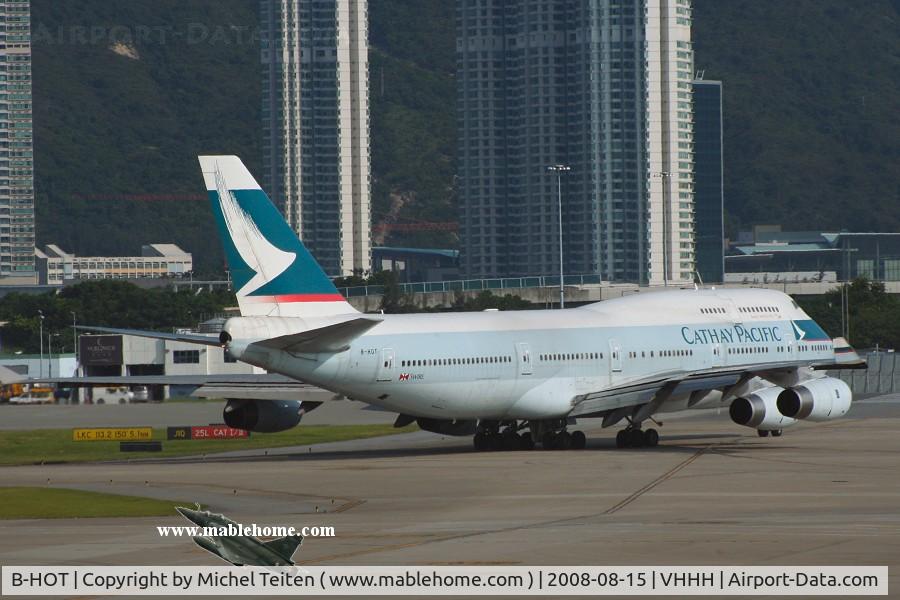 B-HOT, 1990 Boeing 747-467 C/N 24851, Cathay Pacific lining up for take-off