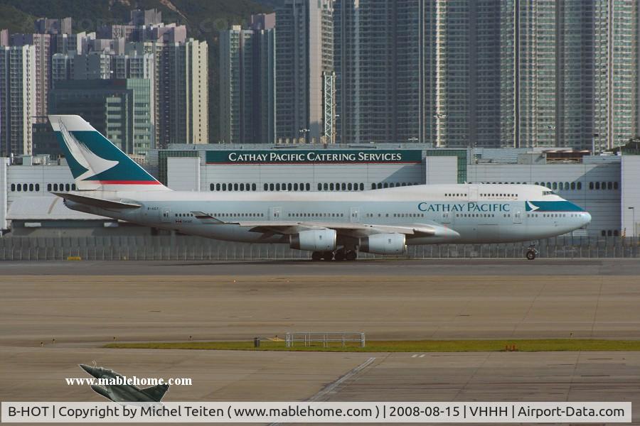 B-HOT, 1990 Boeing 747-467 C/N 24851, Cathay Pacific lining up for take-off