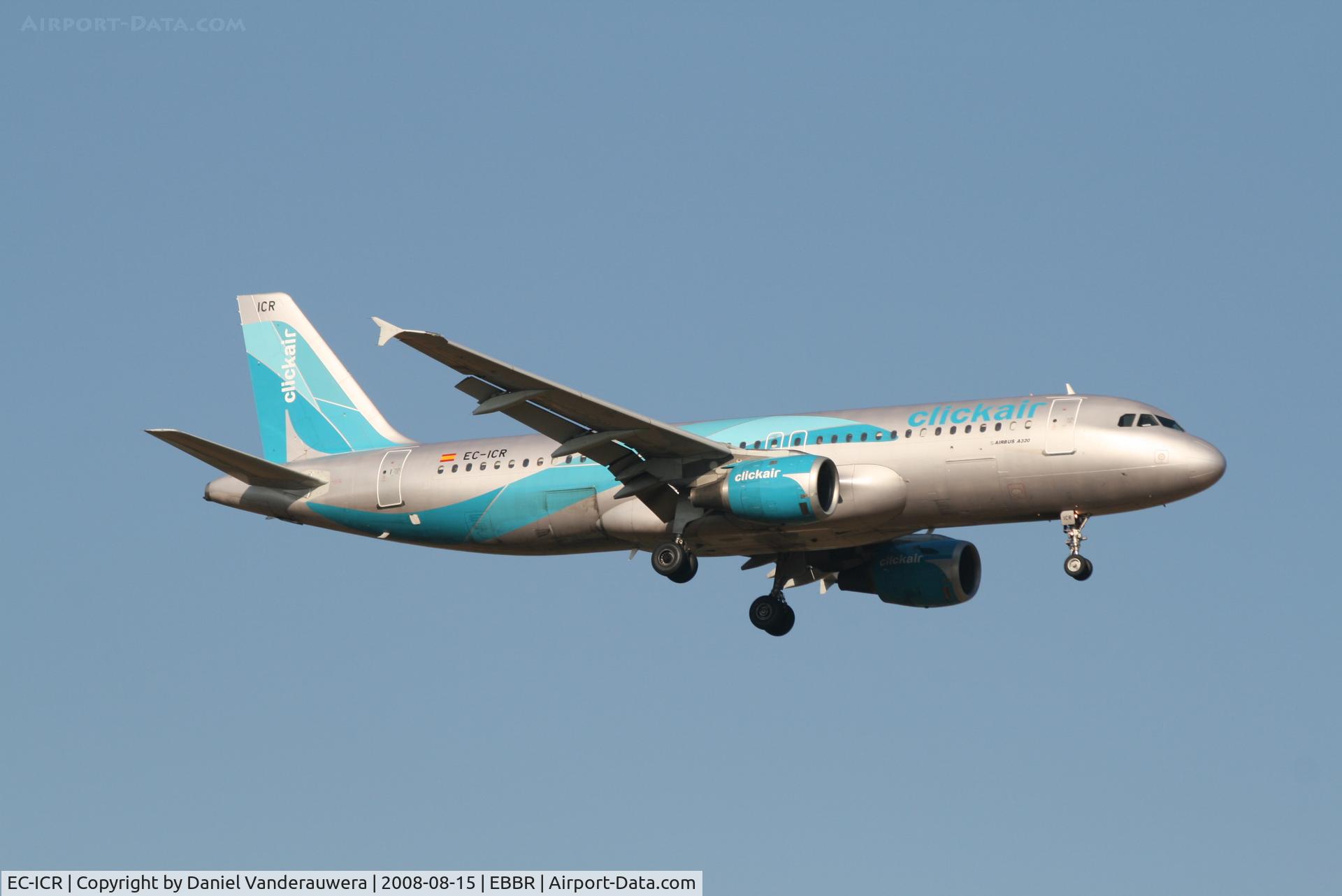 EC-ICR, 1991 Airbus A320-211 C/N 240, descending to rwy 02