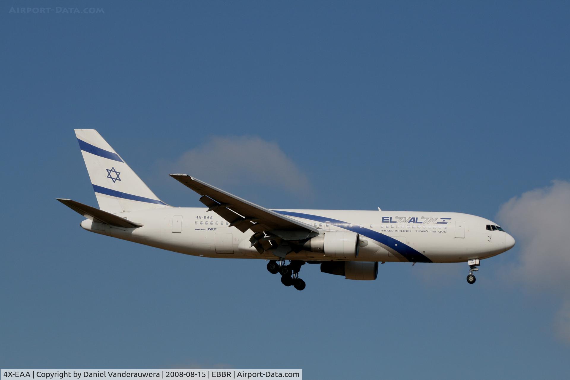 4X-EAA, 1983 Boeing 767-258 C/N 22972, descending to rwy 02