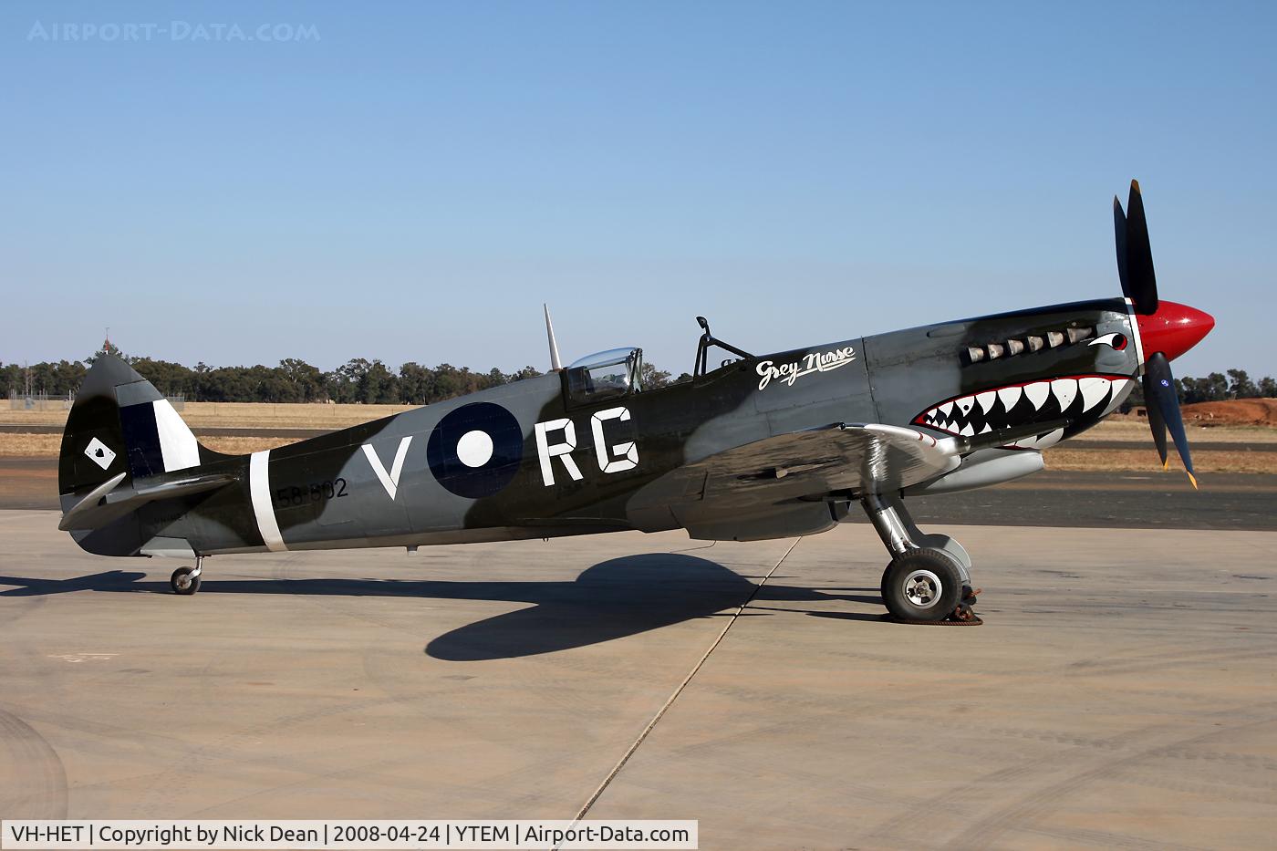 VH-HET, 1944 Supermarine 359 Spitfire HF.VIIIc C/N 6S/581740, Temora flying weekend and Aussie Antique annual fly in