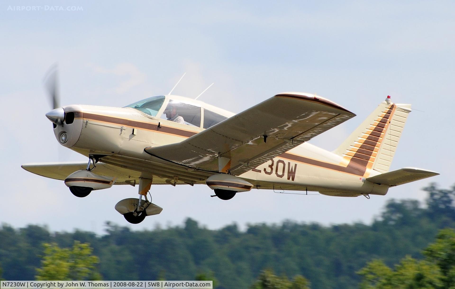 N7230W, 1963 Piper PA-28-180 C/N 28-1047, Departing runway 4