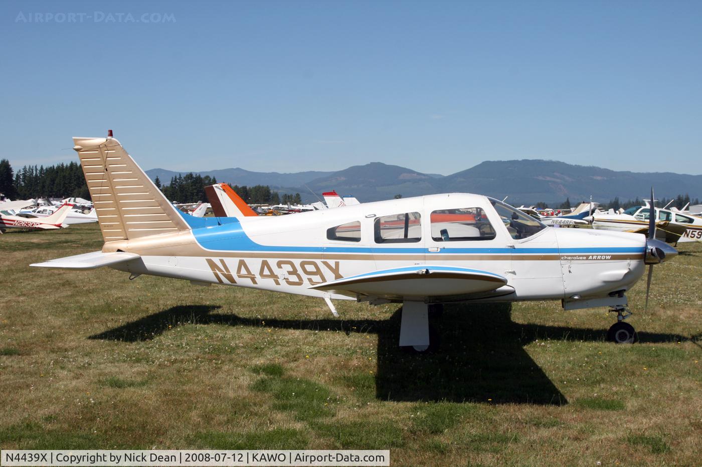 N4439X, 1975 Piper PA-28R-200 C/N 28R-7635043, Arlington fly in
