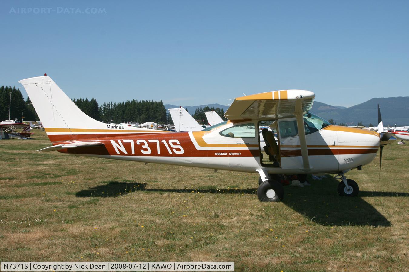 N7371S, 1976 Cessna 182P Skylane C/N 18265162, Arlington fly in