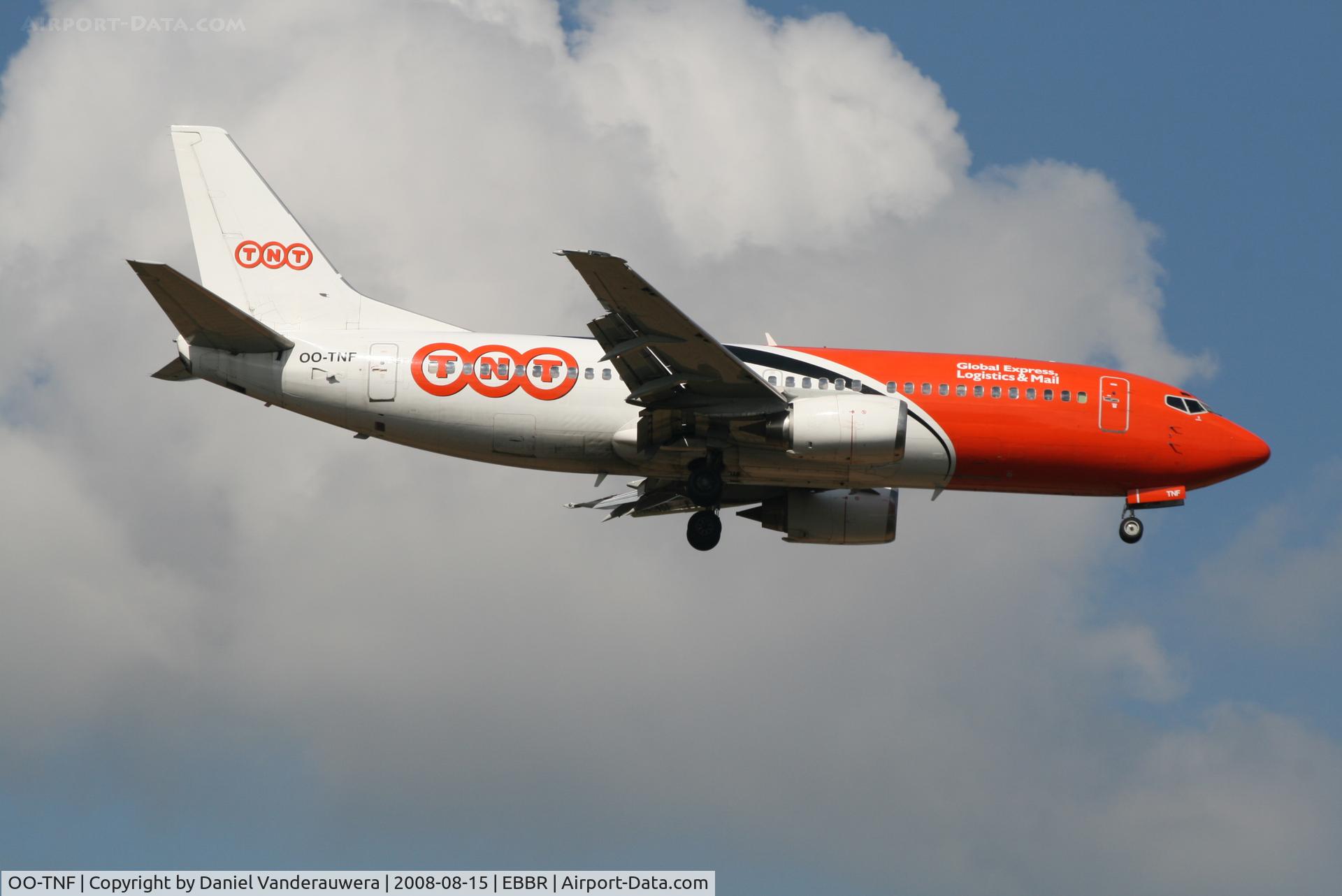 OO-TNF, 1988 Boeing 737-3Q8(QC) C/N 24131, arrival of flight TAY5810 to rwy 02