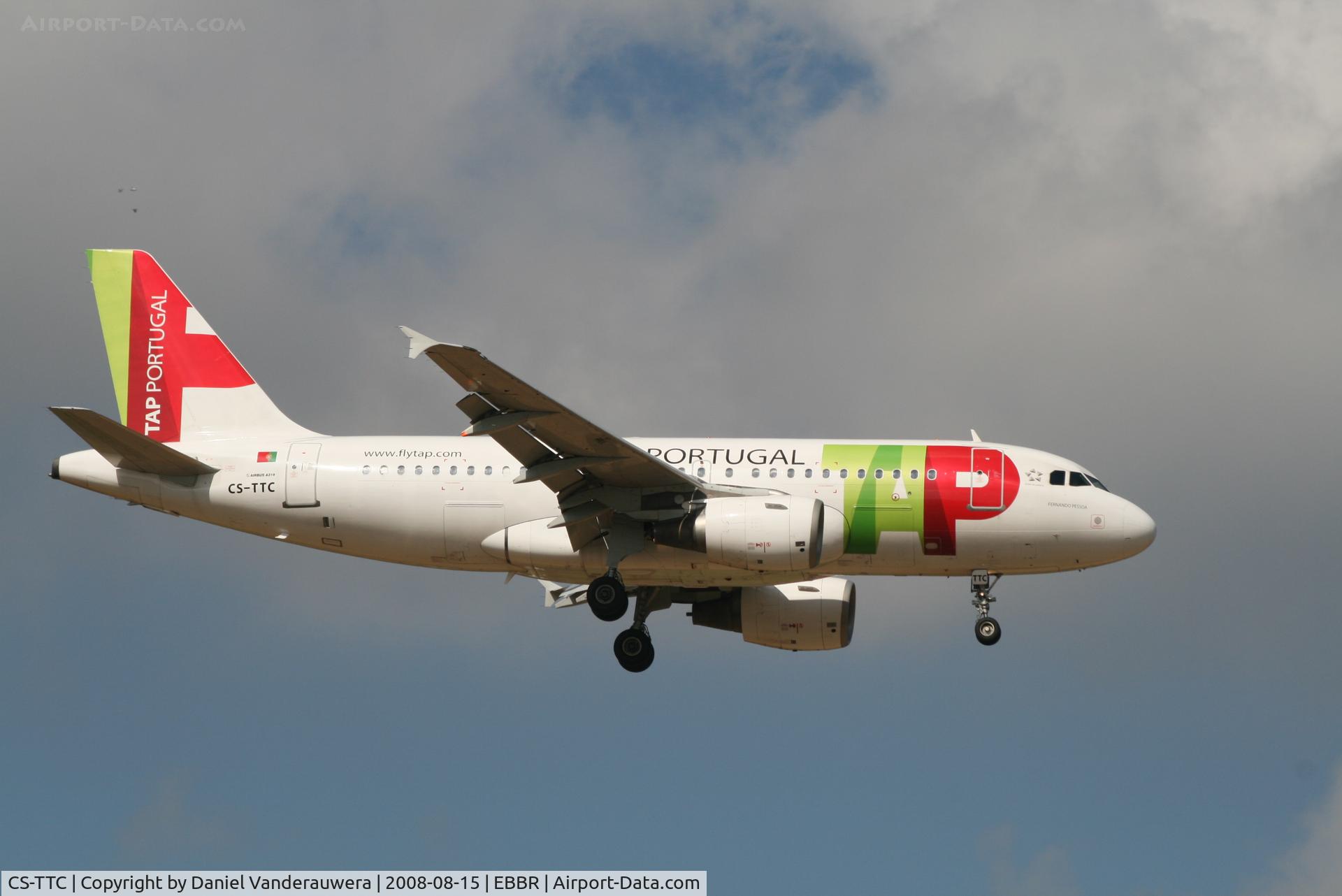 CS-TTC, 1997 Airbus A319-111 C/N 763, flight TP604 is descending to rwy 02