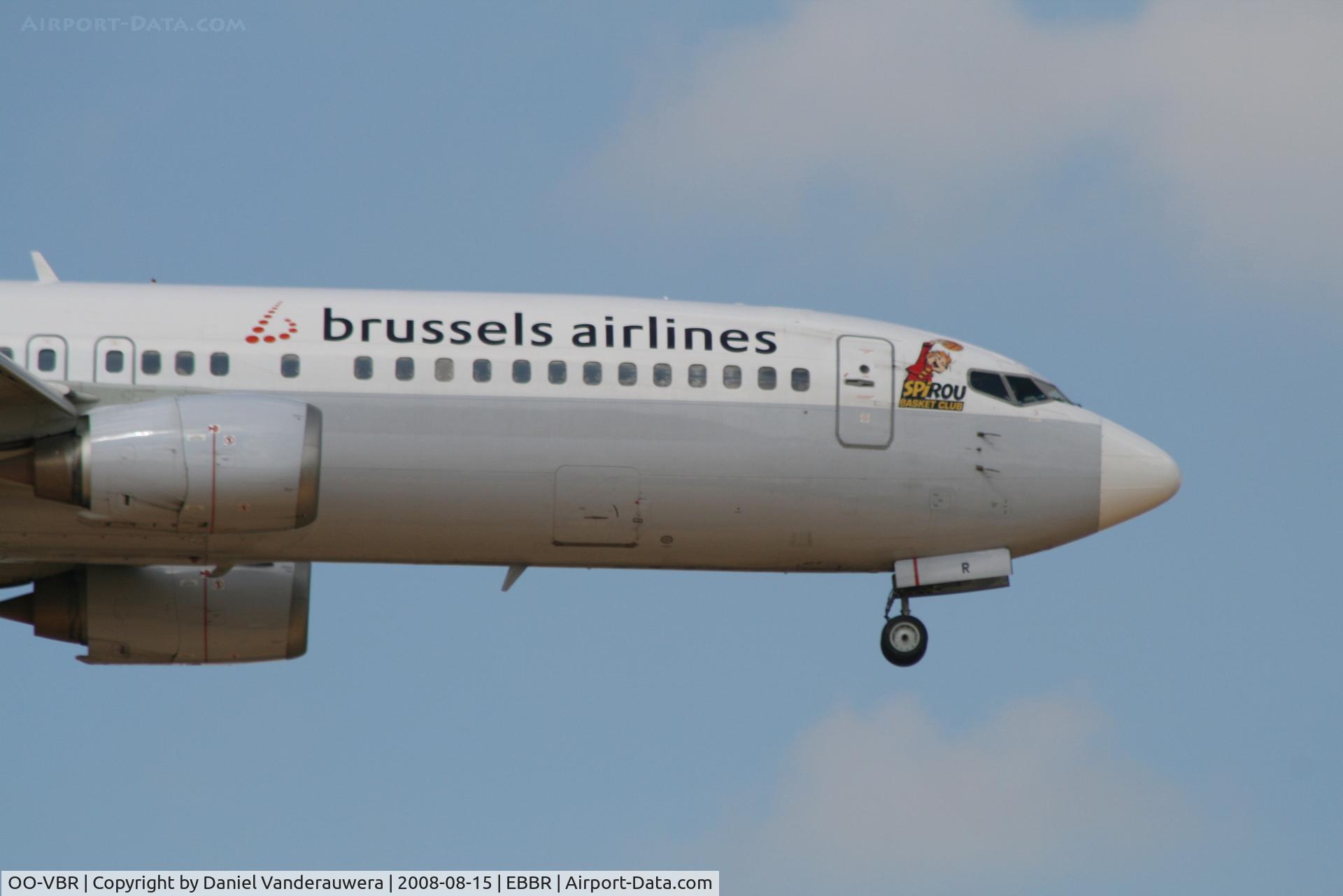 OO-VBR, 1989 Boeing 737-4Y0 C/N 24134, descending to rwy 02