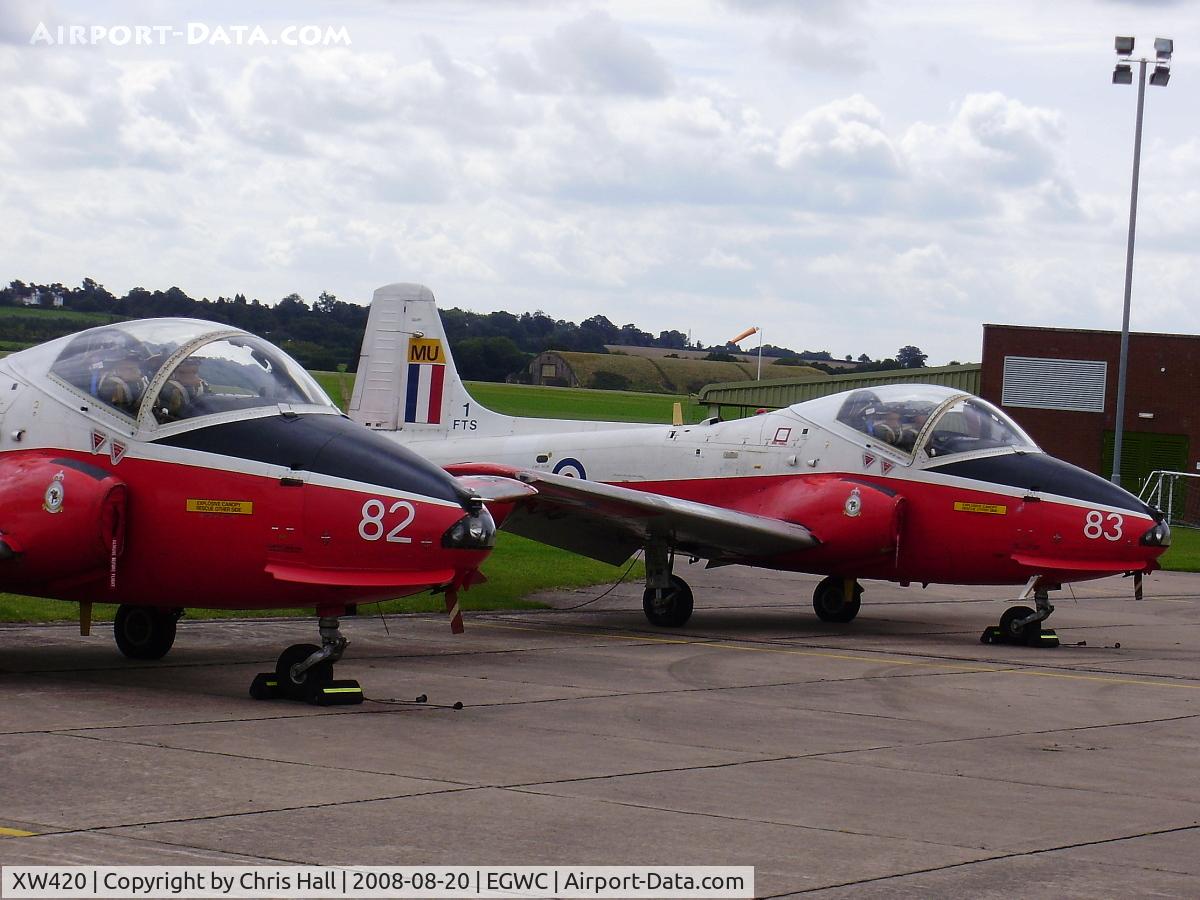 XW420, 1971 BAC 84 Jet Provost T.5A C/N EEP/JP/1042, Hunting Jet Provost T5A, 1 SoTT alongside XW330