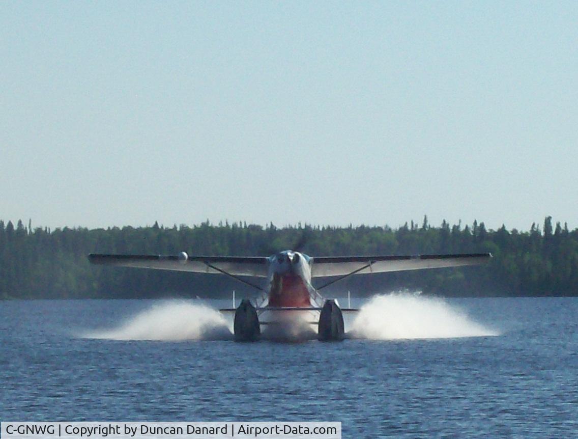 C-GNWG, 2007 Cessna 208 Caravan I C/N 20800412, Landing, just as he was putting it into beta