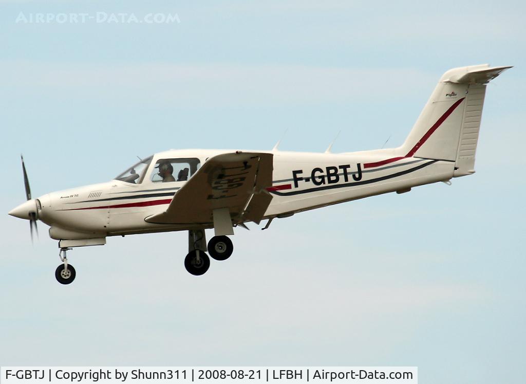 F-GBTJ, Piper PA-28RT-201T Arrow IV C/N 28R7931282, Landing rwy 28...