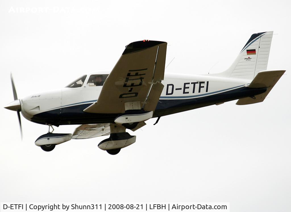 D-ETFI, 2008 Piper PA-28-181 Archer III C/N 2843667, Landing rwy 28...
