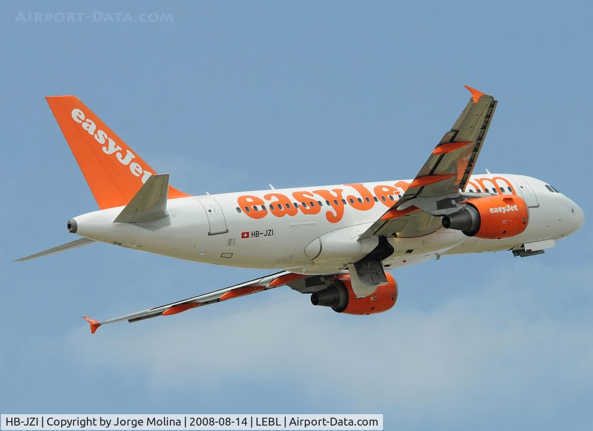 HB-JZI, 2004 Airbus A319-111 C/N 2245, Taking off RWY 07R.
