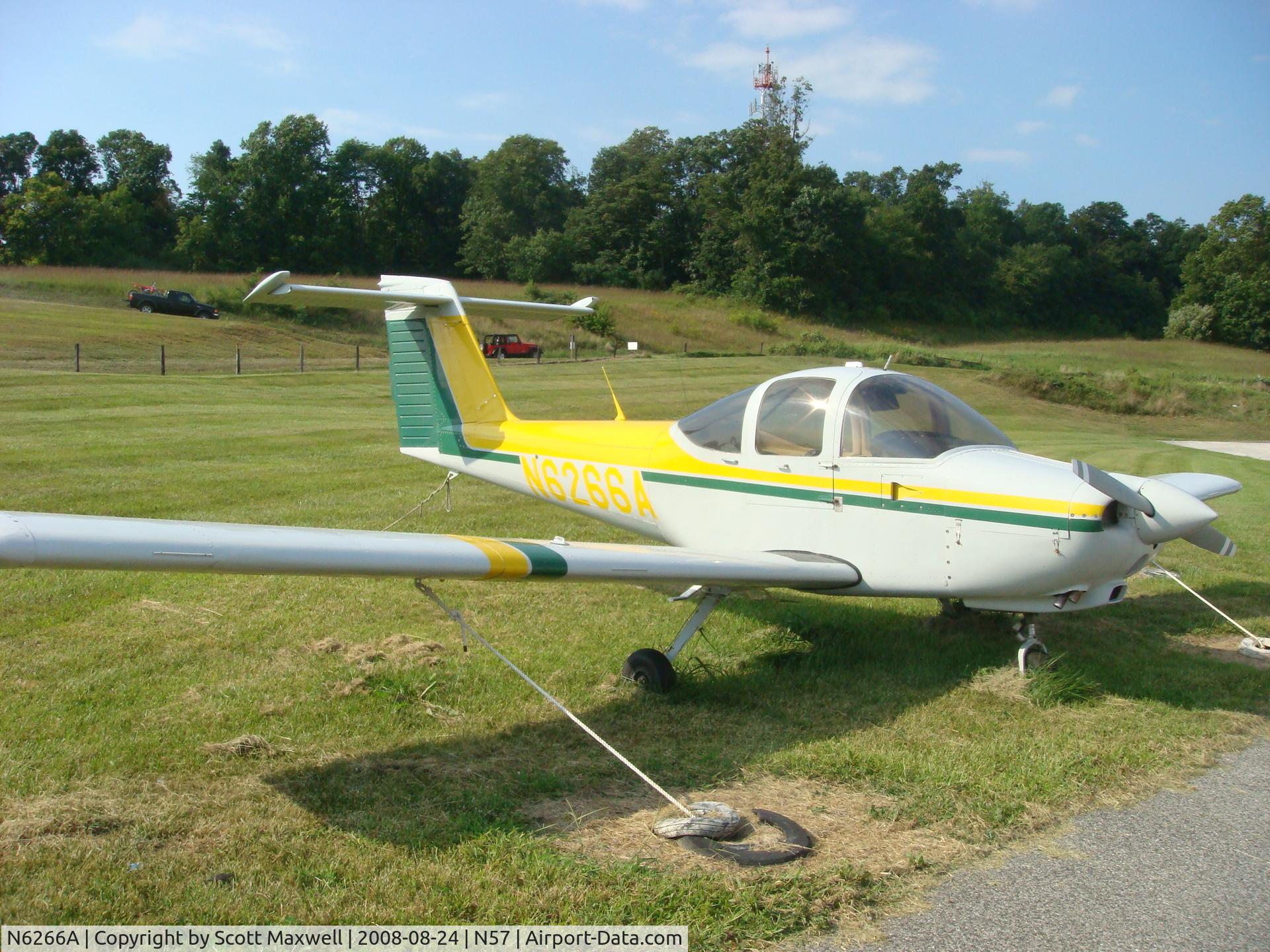 N6266A, 1978 Piper PA-38-112 Tomahawk C/N 38-78A0359, On the flightline at New Garden PA N57