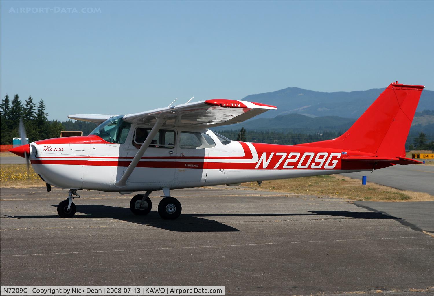 N7209G, 1969 Cessna 172K Skyhawk C/N 17258909, Arlington fly in