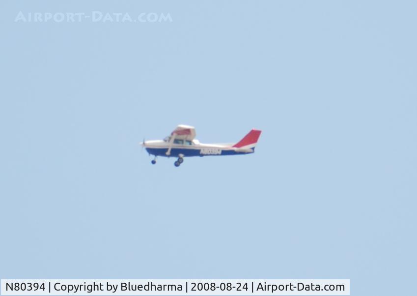 N80394, 1976 Cessna 172M C/N 17266568, Flying over Red Rocks Colorado.