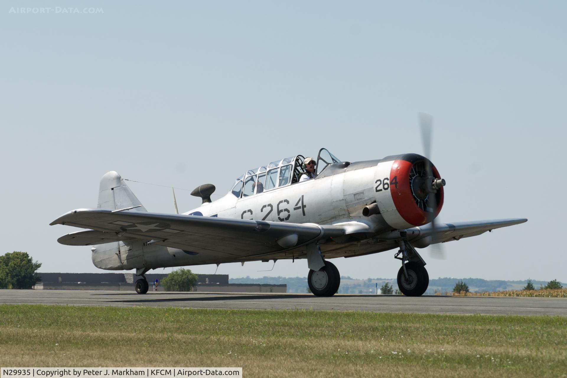 N29935, 1943 North American AT-6D C/N 49-3085, Taxiing for takeoff at AirExpo 2008, Flying Cloud Airport, Eden Prairie, MN