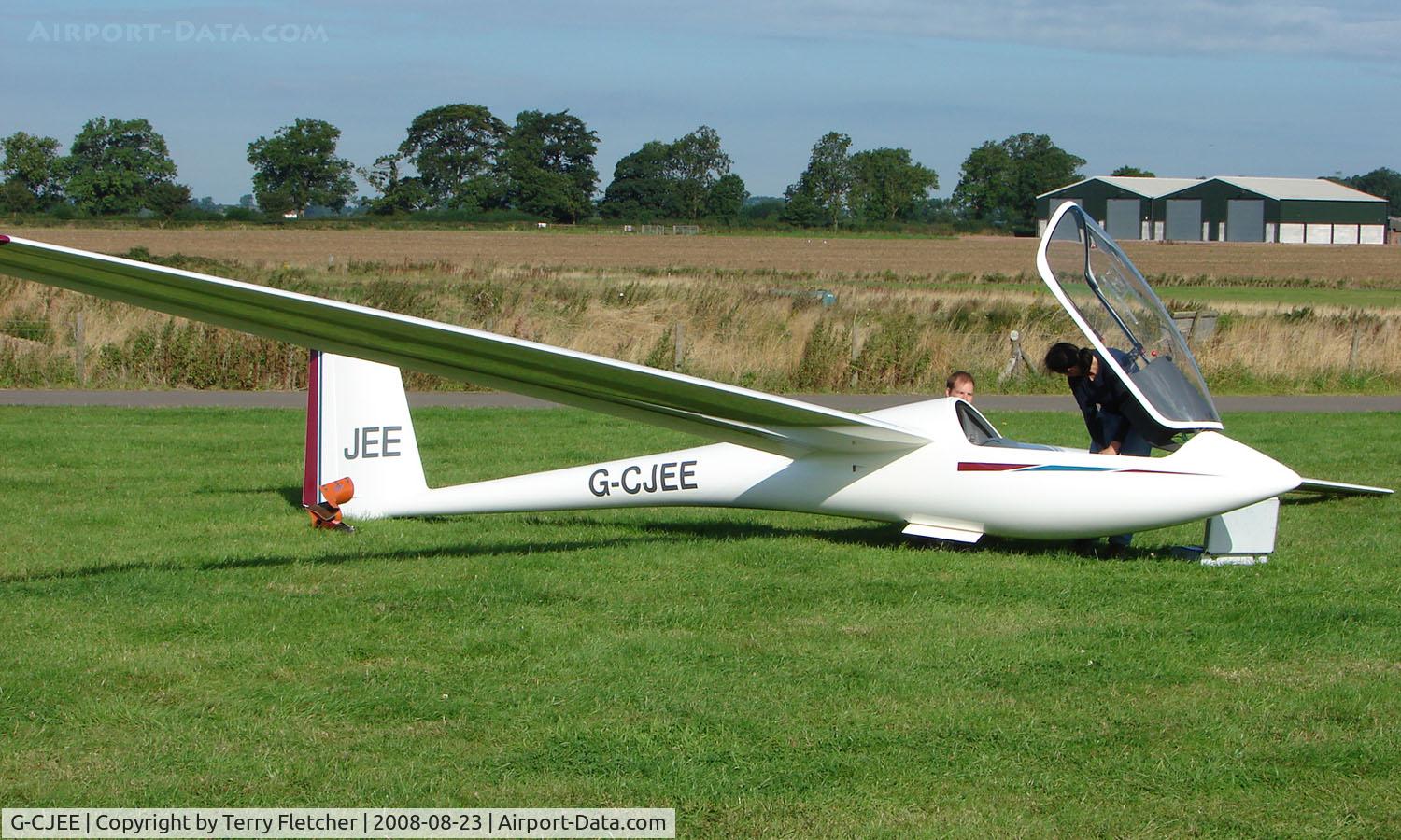 G-CJEE, 1978 Schleicher ASW-20L C/N 20073, Competitor in the Midland Regional Gliding Championship at Husband's Bosworth