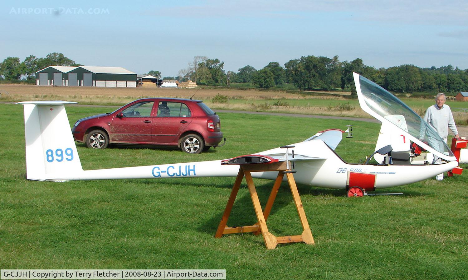 G-CJJH, 1998 DG Flugzeugbau DG-800S C/N 8-137S30, Competitor in the Midland Regional Gliding Championship at Husband's Bosworth