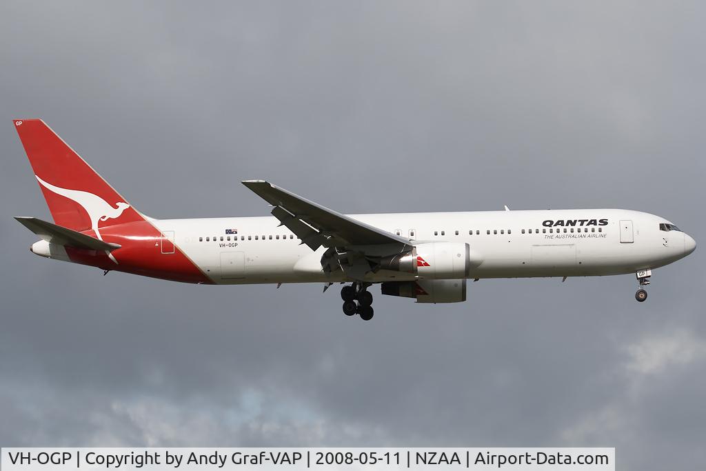 VH-OGP, 1996 Boeing 767-338 C/N 28153, Qantas 767-300