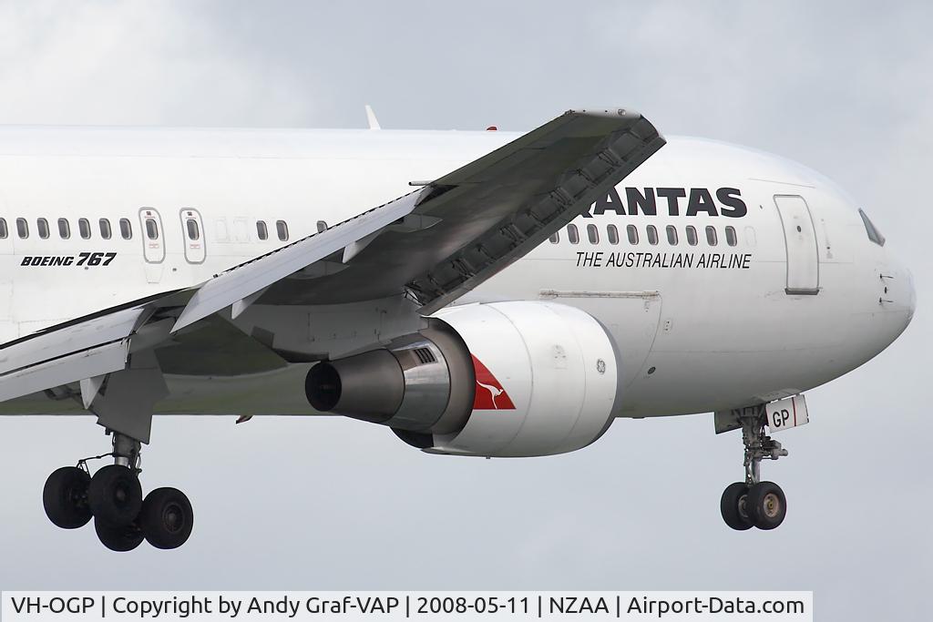 VH-OGP, 1996 Boeing 767-338 C/N 28153, Qantas 767-300