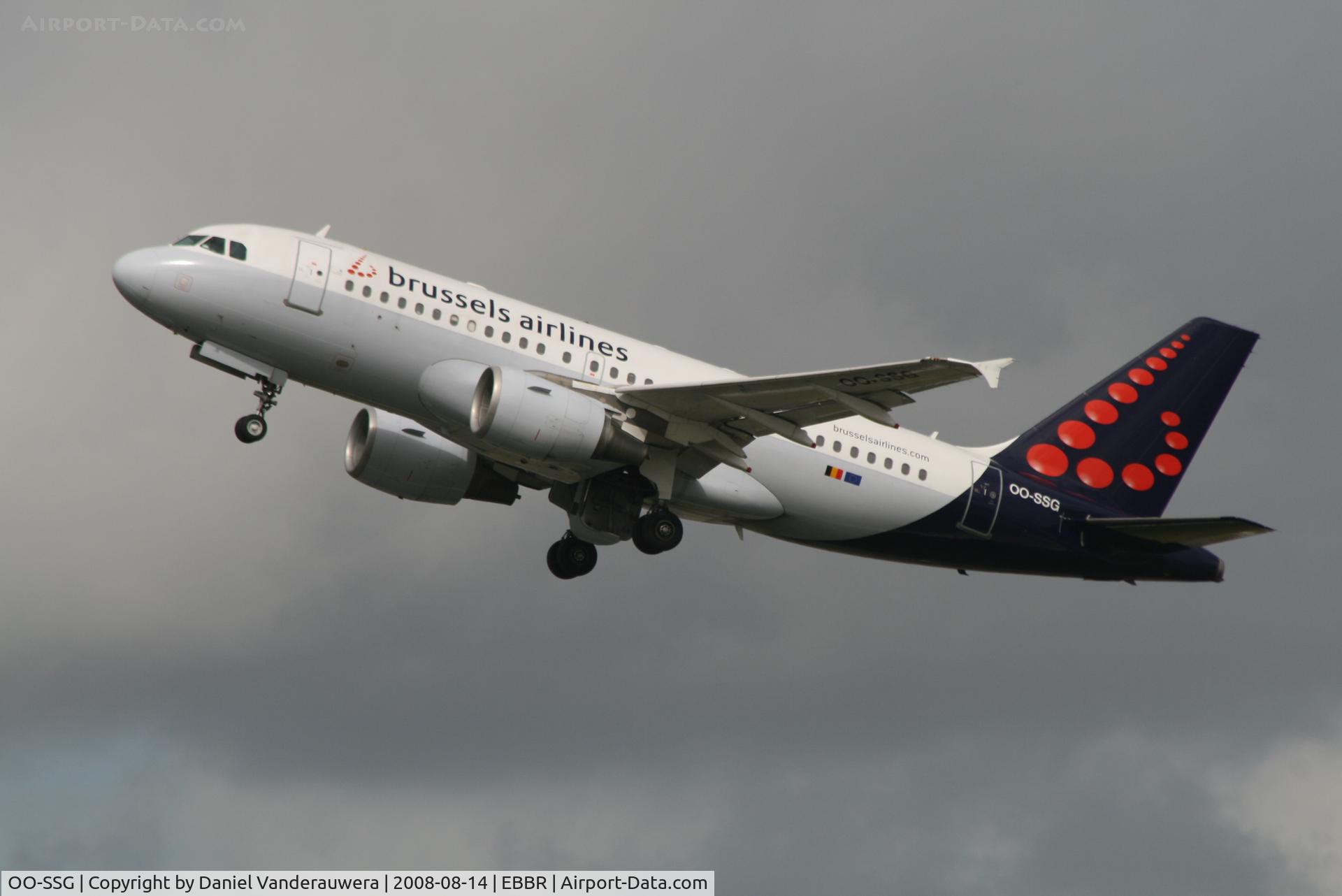 OO-SSG, 2000 Airbus A319-112 C/N 1160, flight SN3713 is taking off from rwy 20