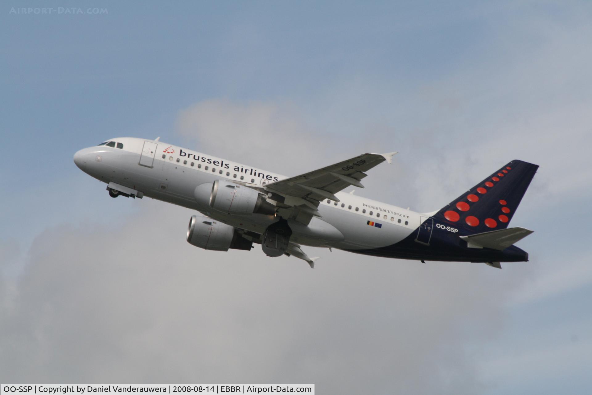 OO-SSP, 1996 Airbus A319-113 C/N 644, flight SN3133 is taking off from rwy 20