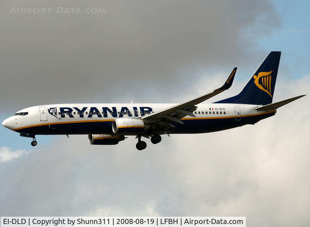 EI-DLD, 2005 Boeing 737-8AS C/N 33825, Landing rwy 28