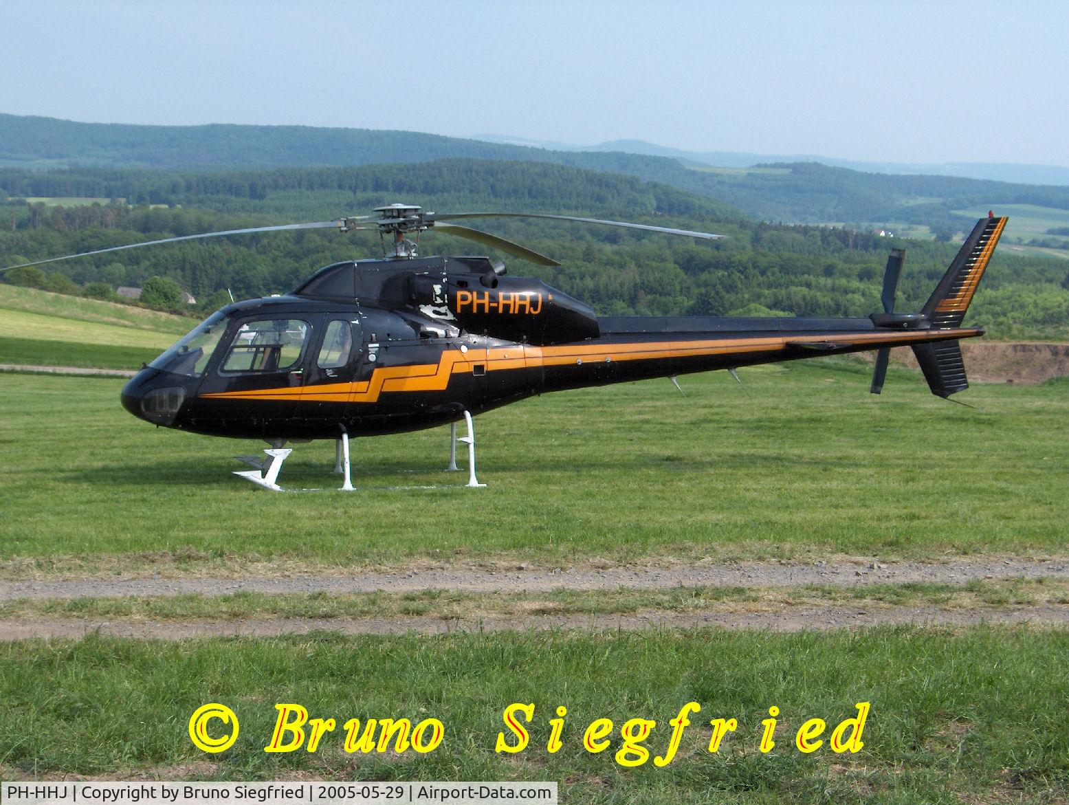 PH-HHJ, Aerospatiale AS-355F-2 Ecureuil 2 C/N 5356, Nürburgring HELIPORT KREBSBERG