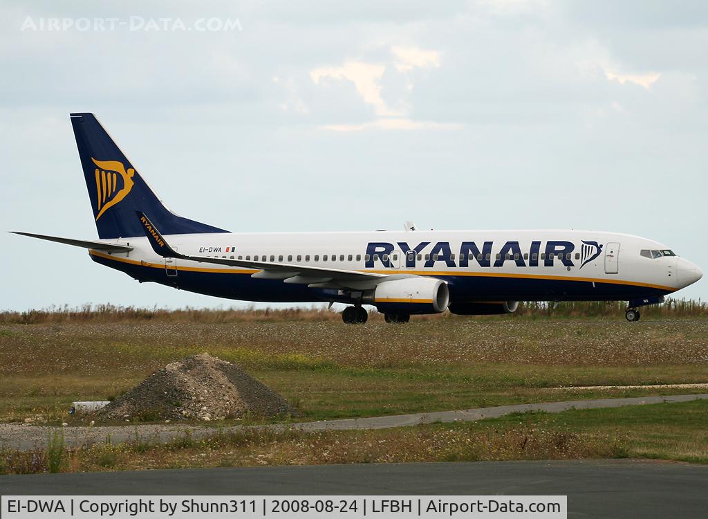 EI-DWA, 2007 Boeing 737-8AS C/N 33617, Arriving from flight and rolling to the terminal...